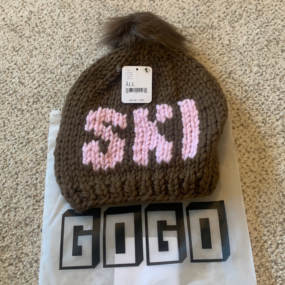 NWT Gogo ski beanie